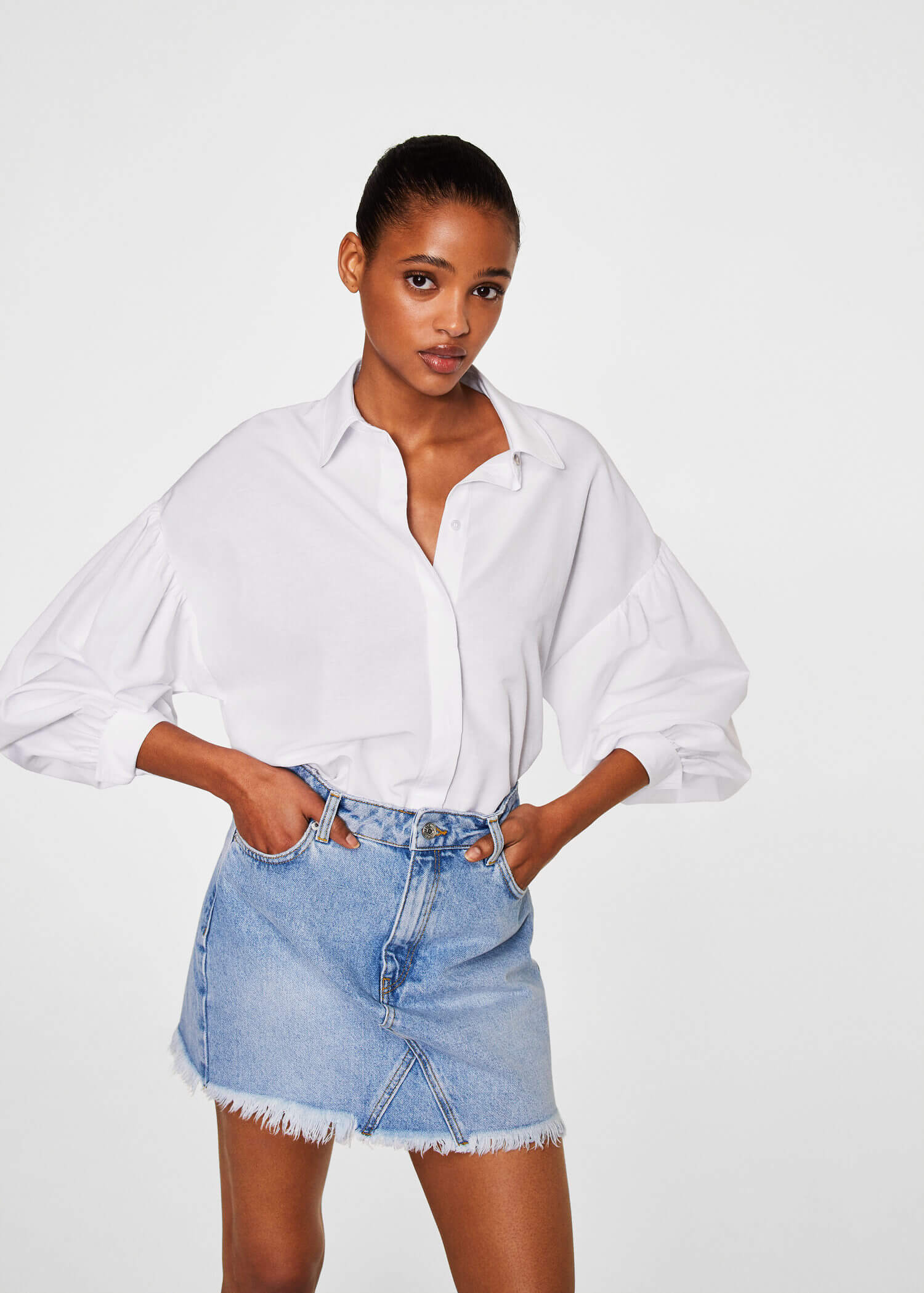 Frayed edges denim skirt
