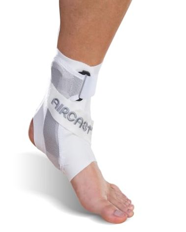 Aircast A60 Ankle Support Brace, Left Foot, White, Small (Shoe Size: Men's 4-7 / Women's 5-8.5)