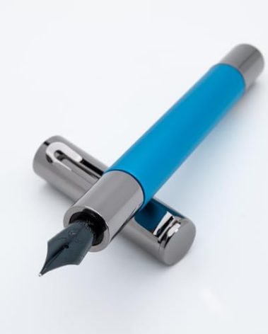 Monteverde USA Ritma Fountain Pen in Turquoise – Medium Nib, Balanced JoWo Stainless Steel, Refillable Ink Cartridge/Converter – Perfect for Professionals & Writing Enthusiasts