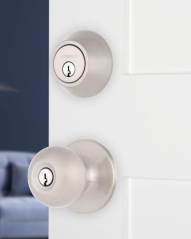 BRINKS – Front Door Lock – Traditional Single Cylinder Deadbolt – Easy Installation, Keyed Entry, Pick Resistant Security for Home and Residence (Front Door Deadbolt with Knob, 1 Pack)