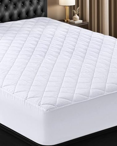 Utopia Bedding Quilted Fitted Mattress Pad, Twin XL Size, Elastic Fitted Twin Extra Long Mattress Topper Protector and Cover Stretches up to 16 Inches Deep, Machine Washable (White)