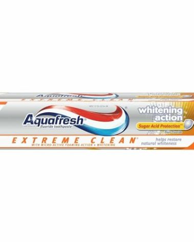 Aquafresh Extreme Clean Whitening Action Fluoride Toothpaste for Cavity Protection, pack of 6 tubes 5.6 oz each