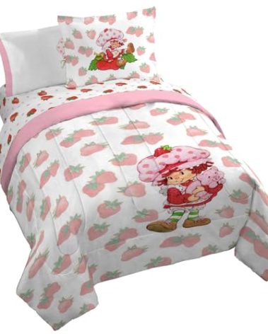 Jay Franco Strawberry Shortcake Queen Comforter Set - 7 Piece Bedding Includes Sheet Set & Pillow Covers - Super Soft Pink & White Kids Bedding