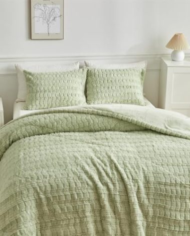 Wajade Faux Rabbit Fur Comforter Set Ultra Soft Fluffy Bedding Comforter Set Luxury Rectangle Pattern Plush Fuzzy 3 Pieces Bed Set(1Comforter+2 Pillowcases) (King Size, Sage Green)