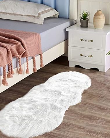 Latepis Faux Sheepskin 2x4 Shag Throw Rugs White Fur Sheep Skin Rug Carpet Alfombras para Habitacion Furry Rug for Bedroom Cushion Home Décor, Sheepskin