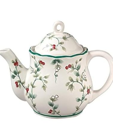 Pfaltzgraff Winterberry Sculpted 4-Cup Teapot,White