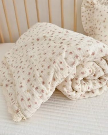 BuLuTu Pink Flower Print Toddler Quilted Blanket Chic Shabby Floral Kids Quilts with Lace Edges, Lightweight Thin Quilt Kids Comforter 100% Gauze Cotton, 60x78 Inches