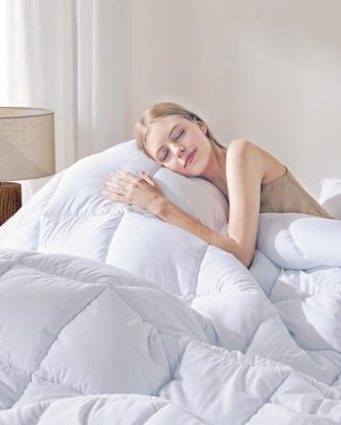 DOWNCOOL Comforters Oversize King Size, White All Season Duvet, Lightweight Quilt, Down Alternative Hotel Comforter with Corner Tabs (White, Oversize King 116x98 Inches)