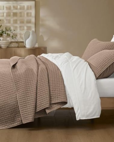 Wonderful 100% Cotton Jersey Queen Quilt - Stitch Heather Mocha Coffee Quilt with Two Pillow Shams - Soft & Breathable, All-Season Use, Hypoallergenic, Prewashed, Bedspread & Coverlet, 104"x94"