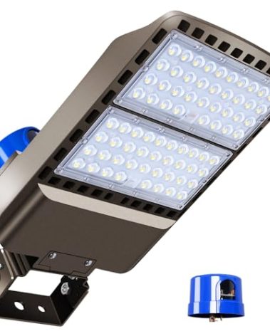 BIRITALO 200W LED Parking Lot Light 28000LM Bright Dusk to Dawn FloodLights Outdoor with Trunnion Wall Yoke Mount 5500K Commercial 85-277V IP65 Waterproof Shoebox Barn Lighting for Yard,Garage