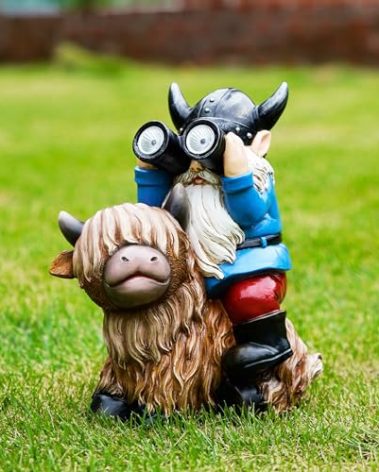 Joint Honglin Garden Gnome Statues Resin Gnome Sitting on Highland Cow Solar LED Lights Outdoor Telescope Gnome Decorations
