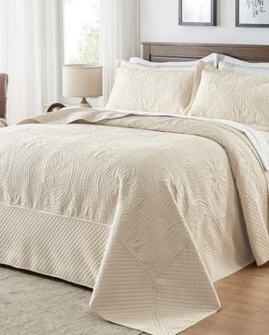 Qucover Oversized King Bedspread 132x 120, Extra Wide Alaska King Bedspread, 3 Piece Soft Microfiber Lightweight Oversized King Quilts Set, Vintage Persian Pattern, with Pillow Shams, Beige
