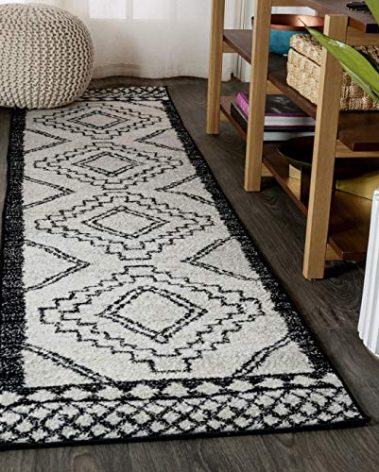 JONATHAN Y Amir Moroccan Beni Souk Cream/Black Runner Rug, 2x8, Bohemian, Scandinavian, Easy-Cleaning for Living Room, Bedroom, Kitchen, Pet Friendly, Non-Shedding (MOH200A-28)