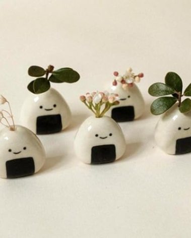 MOUGIGI 5 PCS Mini Flower Vase, Handmade Ceramic Rice Ball (Japanese Onigiri) Miniature Vases, Charming and Cute Design, Perfect for Dry Flowers - Bulk Bud Vases, Unique and Adorable Japanese Craft