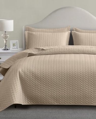 Maple&Stone Quilt Set King Size, Lightweight Beige Bedspread Ultrasonic Chevron Pattern Light Coverlet for All Season Comforter Bedding Decor - 3 Piece King Bed Cover Sets