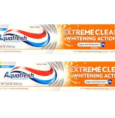Aquafresh Extreme Clean Whitening Action Fluoride Toothpaste, Mint Blast, 5.6 oz (Pack of 2)
