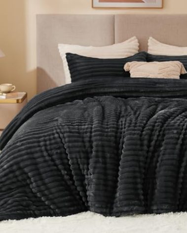 BEDELITE Fleece Full Comforter Set -Super Soft & Warm Fluffy Black Bedding, Luxury Fuzzy Heavy Bed Set for Winter with 2 Pillow Cases
