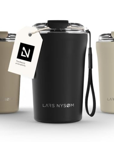LARS NYSØM Thermo Coffee Mug to go with Strap 13oz | Travel Mug 0.38 Liter with Insulation | Leak Proof Stainless Steel Thermal Tumbler for Coffee and Tea to Go (Carbon Black, 12.9oz)