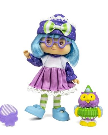 Strawberry Shortcake 'Limited Edition' Plum Pudding 5.5-inch Poseable Sweet Scented Fashion Doll with 4 Surprise Reveal Accessories