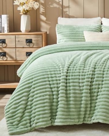 Jameswish Fluffy Comforter Full Set - Soft Flannel Faux Fur Comforter Sage Green Winter Warm Fleece Bedding Set, Fuzzy Bed Bet 3 Pieces, 1 Shaggy Comforter with 2 Pillowcases