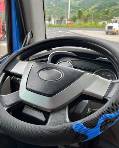 PINCTROT XL Size 17.5-18 Inch Comfy Grip Steering Wheel Cover for Semi Truck, Fits RV, Big Rig Trucker, 18 Wheeler and Classic Cars, Anti-Slip Design 17.5-18 Inch(Silicone Blue)