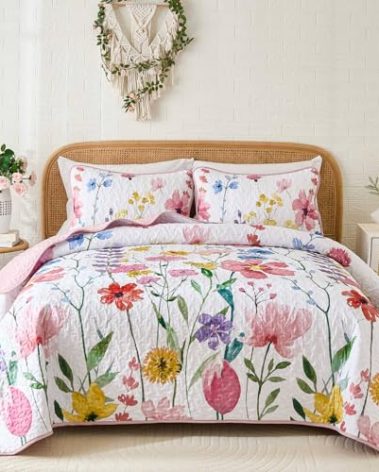 Anibedding Queen Quilt Set, Reversible Pink Floral Bedspread Soft Microfiber Lightweight Queen Size Quilt Bedding Sets Flower Coverlet for All Season(Queen, 96"x90")