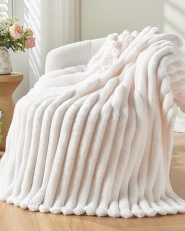 NEWCOSPLAY Super Soft Throw Blanket Ivory Premium Silky Flannel Fleece 3D Ribbed Jacquard Lightweight Bed Blanket All Season Use (Ivory Ribbed, Throw(50"x60"))