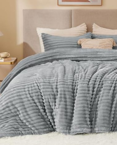 BEDELITE Fleece California King Comforter Set -Super Soft & Warm Fluffy Light Grey Bedding, Luxury Fuzzy Heavy Bed Set for Winter with 2 Pillow Cases