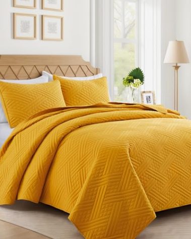 Lavsiry Mustard Yellow Quilt Queen Size with Striped Pattern, Lightweight Soft Summer Thin Microfiber Bedspread & Coverlet Bedding Set for All Seasons - 3 Piece(1 Quilt, 2 Pillow Shams)