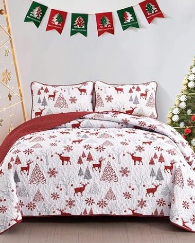 Luxudecor Christmas Quilt Set King Size, Xmas Tree Reindeer Snowflake Quilt Elk Deer Red Bedspread 3 Pieces Lightweight Festival Coverlet Bedding Gifts (King, 108×92")