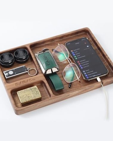 SEEDWAVE Best Dad Ever Valet Tray - Walnut Wood Nightstand Organizer for Men Women, Catch All Tray for Phone Jewelry Cologne Key, for New Dad