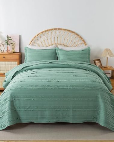 HoneiLife Queen Quilt Bedding Set - Lightweight Bedspreads 3-Piece Washed Microfiber Quilt Sets Ultra Soft Coverlets Shabby Chic Bed Cover Ruffled Bedding Set All Season Quilts-Green