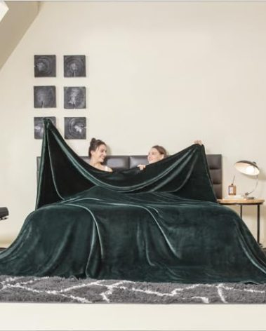 COOVA Oversized King Fleece Blanket 120x120 inches, Soft Cozy Warm Giant Extra Large 10'x10' Blanket for Bed, Sofa, Couch,Travel, Camping, California Huge Flannel Big Throw Blanket, Forest Green