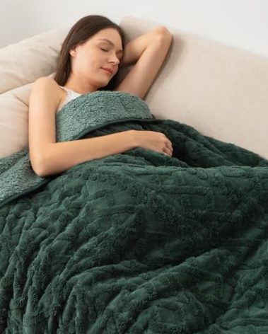 Wemore Weighted Blanket for Adults Twin Size 15 lbs, Dual Sided Soft Fuzzy Jacquard Sherpa Weighted Blankets for Sleeping, Cozy Fluffy Knitted Heavy Blanket for Couch Bed, Dark Green, 60 x 80 inches