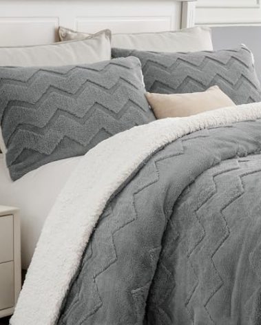 BEDELITE Fluffy Queen Comforter Set - Super Soft Sherpa Grey Comforter for Queen Size Bed, Luxury Warm Bedding Set for Winter, Fuzzy Bed Set 3 Pieces (1 Comforter, 2 Pillowcases)
