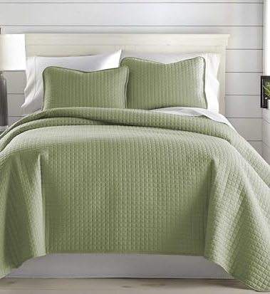 Southshore Fine Living, Inc. Twin XL Comforter Quilt Set, Dorm Room Bedding Essentials, Stain Resistant, Machine Washable Bed Spread, Twin XL Green Quilt Bedspread Set w/Pillow Sham, Sage Green
