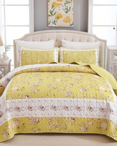 Xruibed Floral Quilt Set Queen Size, 3PCs Antique Rose Yellow Quilt Coverlet Set, Lightweight Soft Microfiber Yellow Bedspread with 2 Pillowcases for All Season (Queen Size 96"x90")