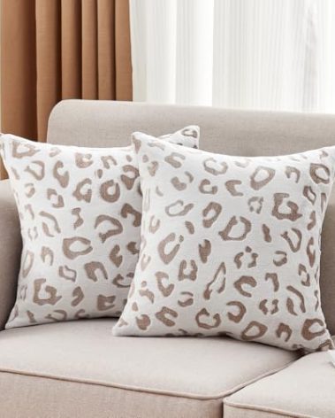 SOCHOW Decorative Throw Pillow Covers 18x18 Inches Set of 2, Soft Leopard Print Flannel Fleece Pillowcase Square Cushion Covers for Sofa Couch Bed, Brown