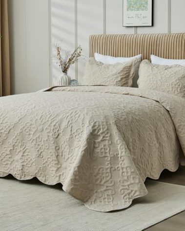 Oversized King Bedspreads 128x120 Extra Wide Quilt for Tall King California King Bed Lightweight 3 Piece Quilted Coverlet Pillow Shams Set Beige